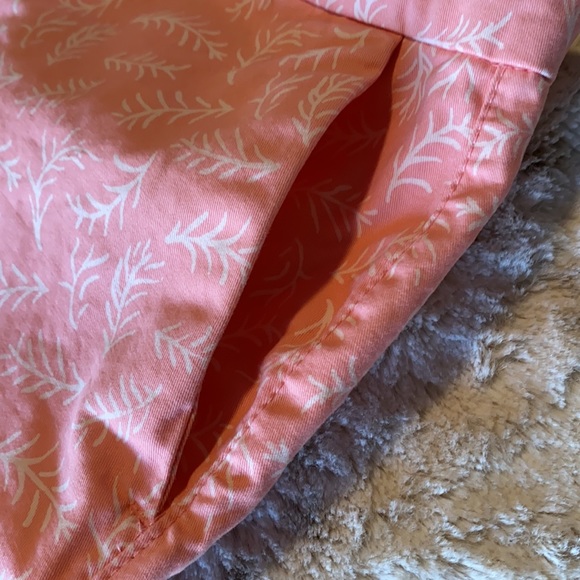 OLD NAVY SHORTS - Picture 3 of 9